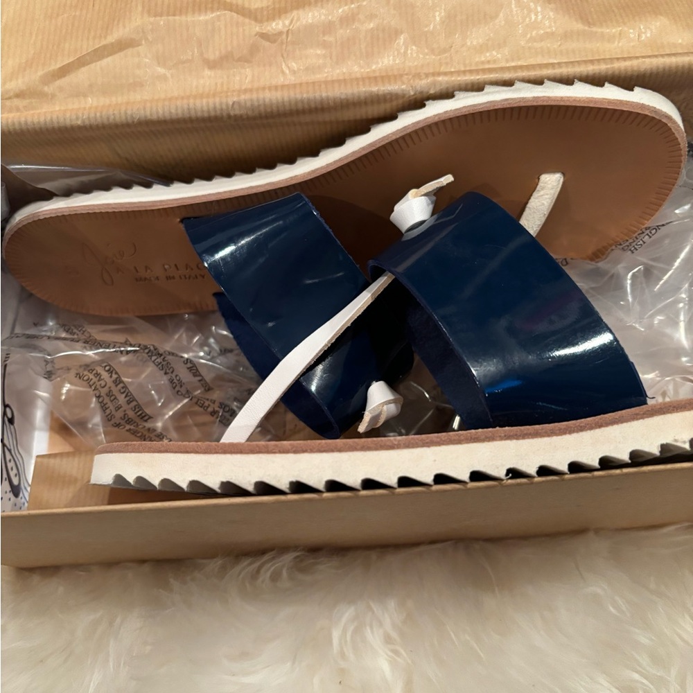 JOIE A LA PAIGE MALAGA SMX 1670 NAVY/ WHITE PATENT - Picture 3 of 5